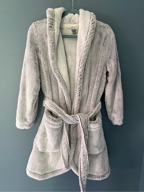 aerie Plush Hooded Robe in Light Gray